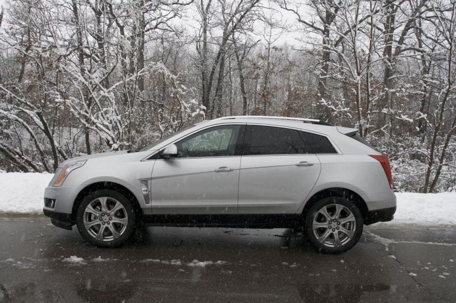  Cadillac SRX Crossover 2010 года  (фото 7 из 95)